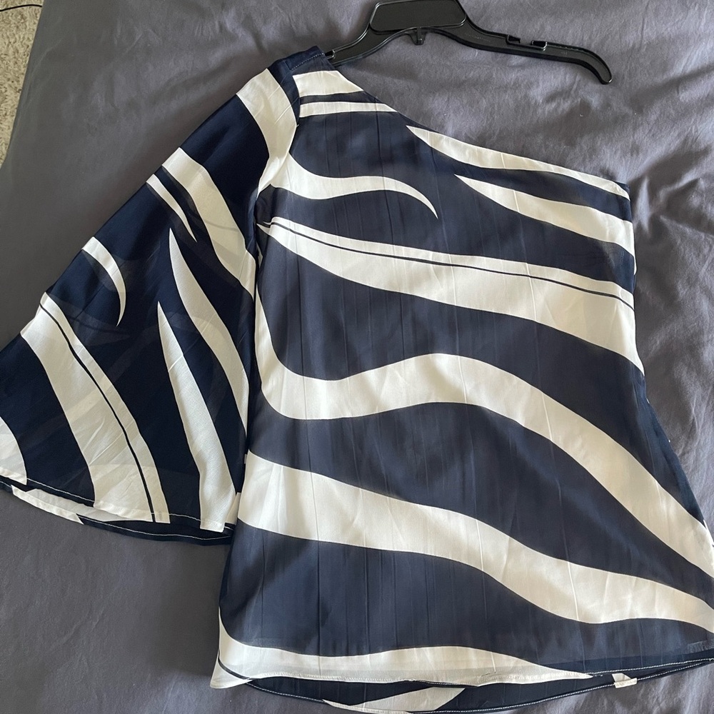 Size small Venus one shoulder blouse